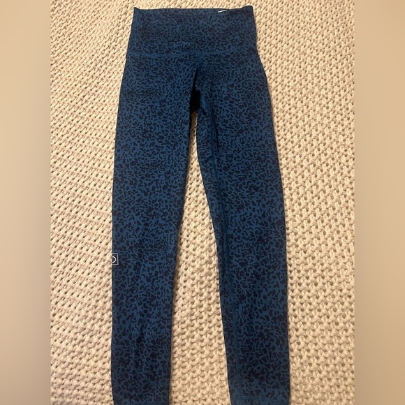 Fleo El Toro Navy Leopard Print Leggings - Picture 5 of 5